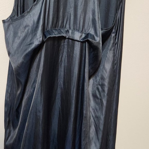 Silk dress - Picture 3 of 3